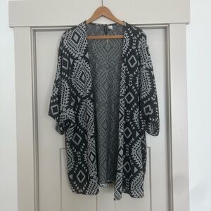 H&M Black and Gray Geometric Sweater
